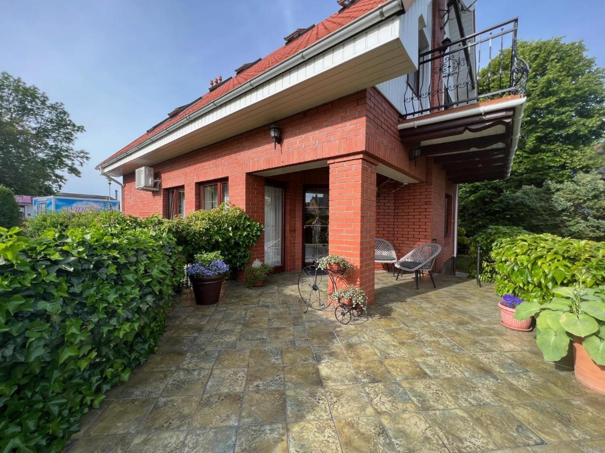 Willa Garden 2 Z Pieknym Ogrodem I Tarasem Ustronie Morskie Exterior foto